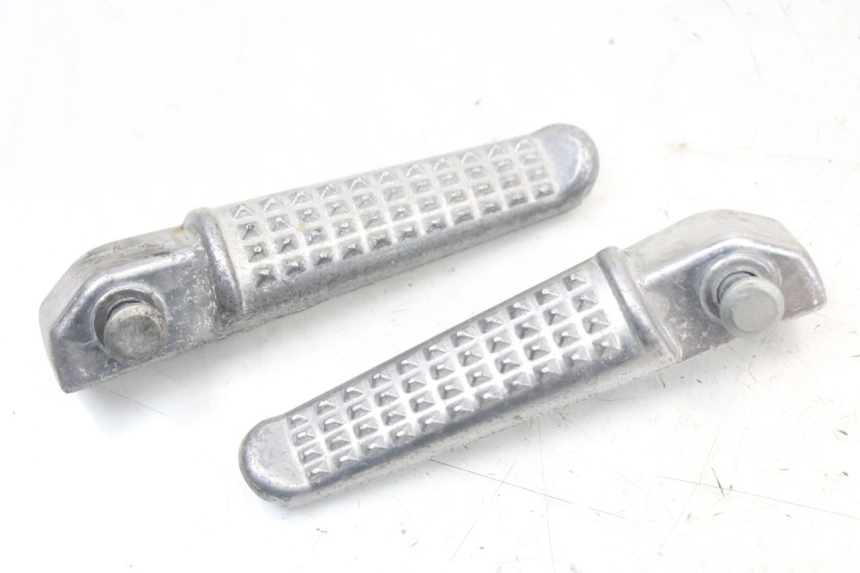 photo de PAIRE CALE PIED ARRIERE MASAI SCRAMBLER SPORT 125 (2021 - 2025) - Vue principale