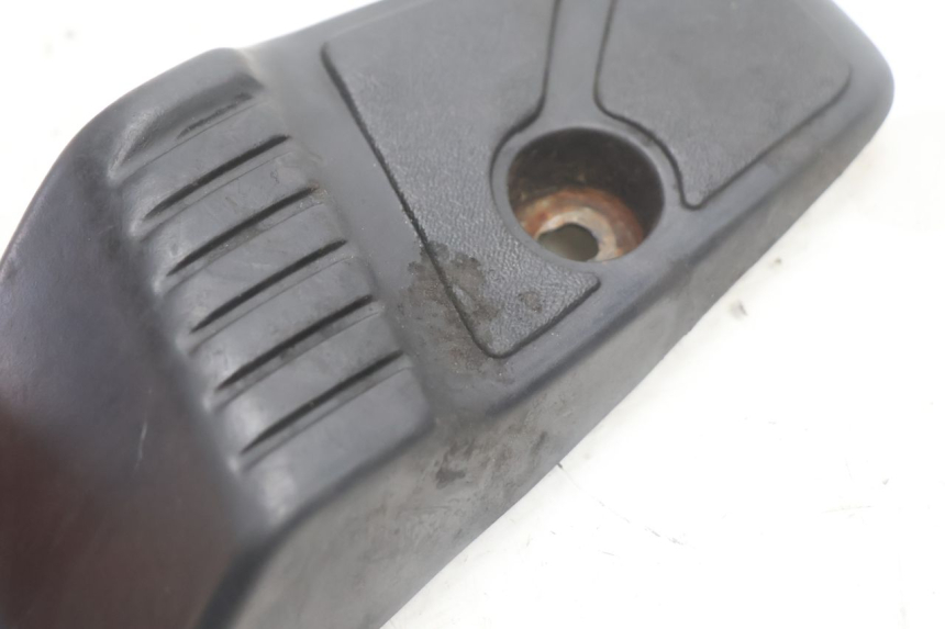photo de PAIRE CALE PIED ARRIERE HONDA SCV LEAD 100 (2003 - 2007) - Vue d’ensemble