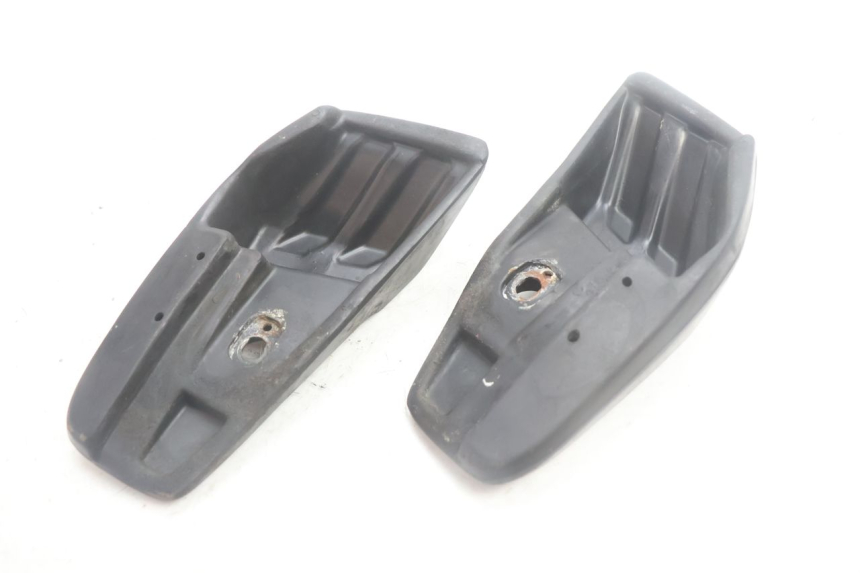 photo de PAIRE CALE PIED ARRIERE HONDA SCV LEAD 100 (2003 - 2007) - Points de fixation