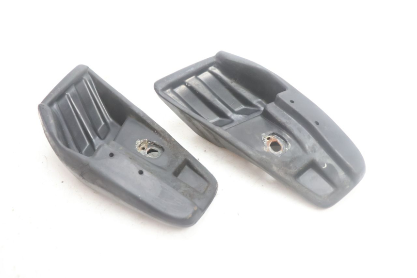 photo de PAIRE CALE PIED ARRIERE HONDA SCV LEAD 100 (2003 - 2007) - État de surface