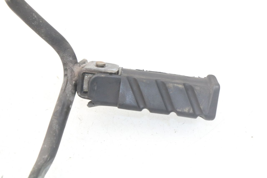 photo de PAIRE CALE PIED ARRIERE HONDA SES DYLAN 125 (2002 - 2006) - Autre angle de vue