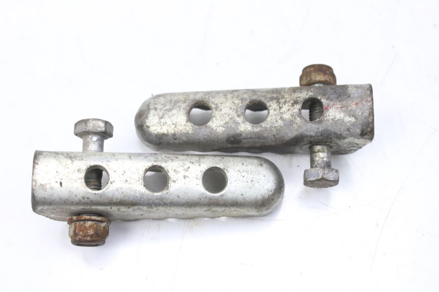 photo de PAIRE CALE PIED ARRIERE GILERA SMT SUPERMOTARD 50 (2009 - 2017) - Détail de la pièce