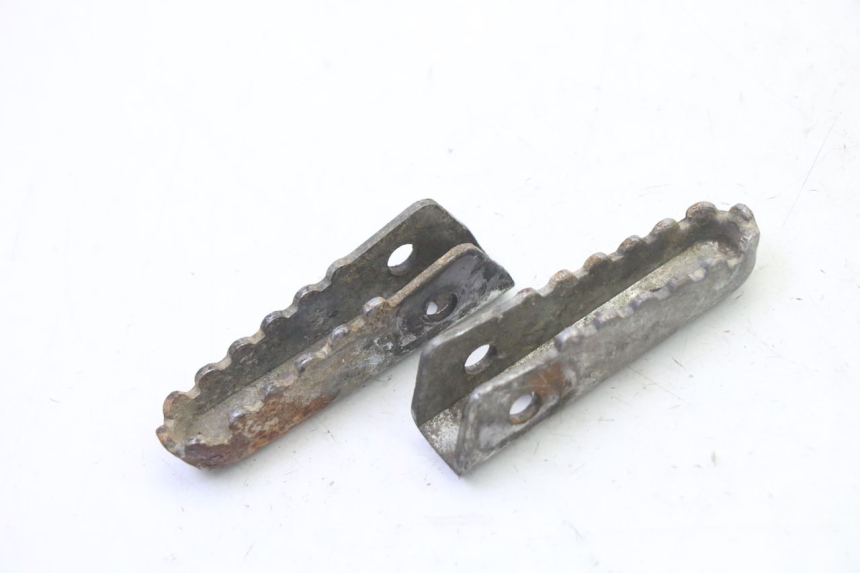 photo de PAIRE CALE PIED ARRIERE GILERA SMT SUPERMOTARD 50 (2009 - 2017) - Vue principale