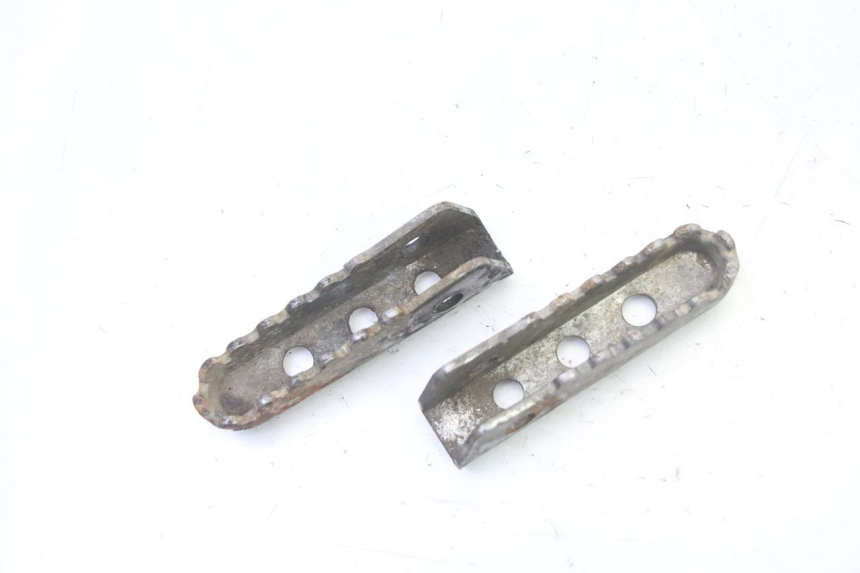 photo de PAIRE CALE PIED ARRIERE GILERA SMT SUPERMOTARD 50 (2009 - 2017) - Détail de la pièce