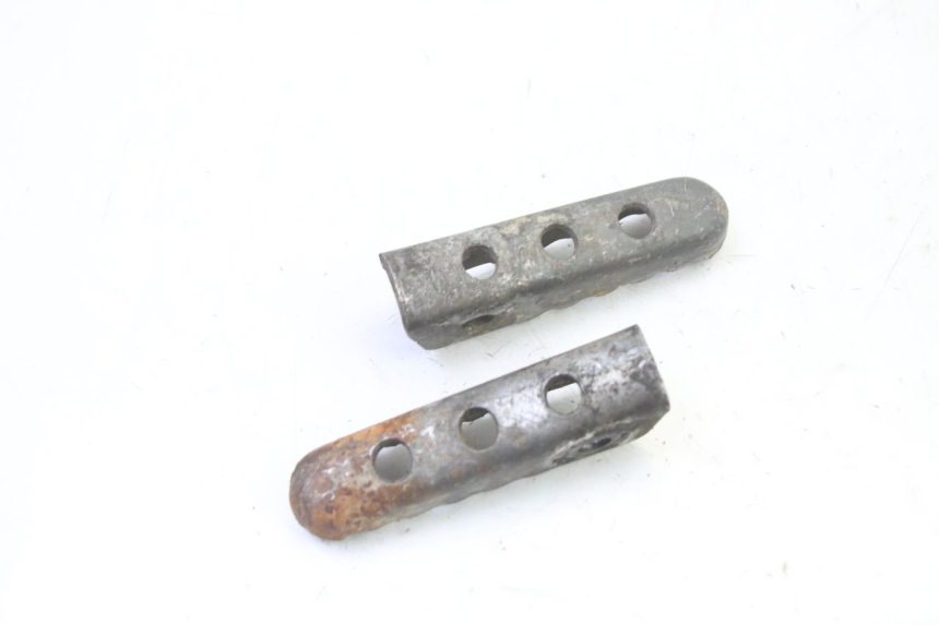 photo de PAIRE CALE PIED ARRIERE GILERA SMT SUPERMOTARD 50 (2009 - 2017) - Gros plan technique