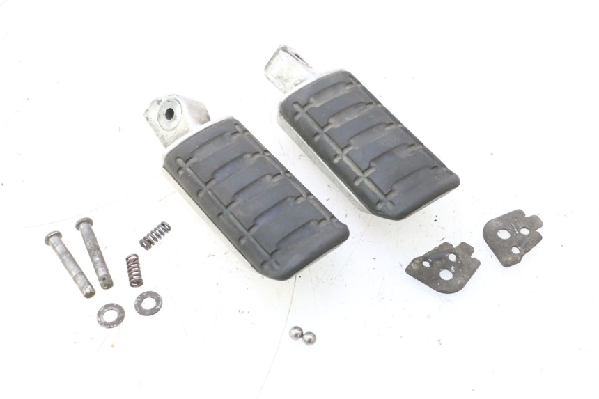 photo de PAIRE CALE PIED ARRIERE HONDA ST PAN EUROPEAN 1100 (1990 - 2002) - Marquages et références