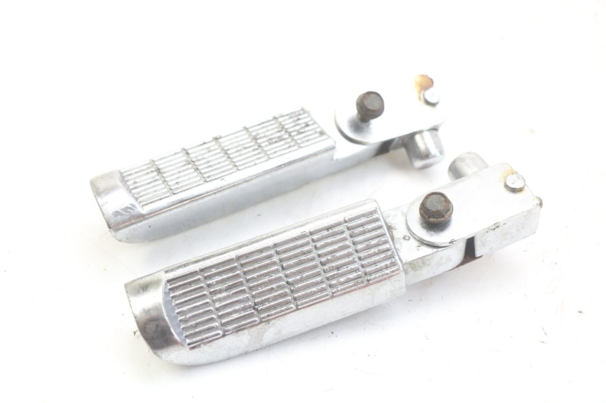 photo de PAIRE CALE PIED ARRIERE RAZZO STEED 125 (2012 - 2018) - Vue principale