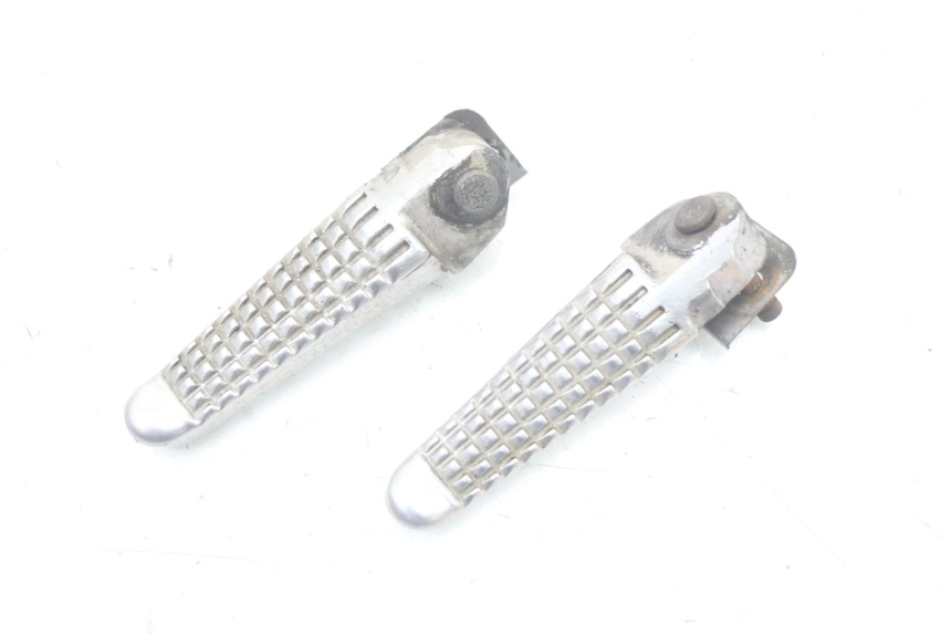 photo de PAIRE CALE PIED ARRIERE SUZUKI SV S 650 (1999 - 2002) - Zoom état d’usage