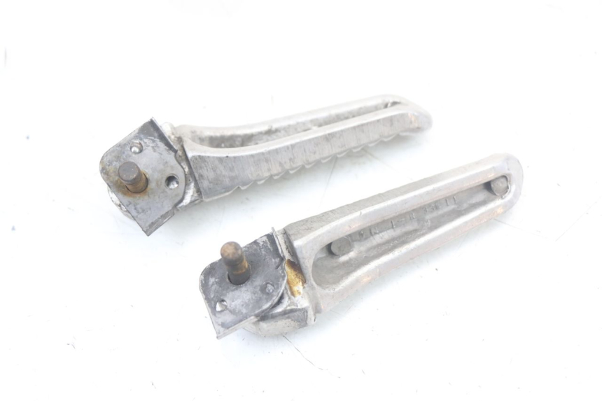 photo de PAIRE CALE PIED ARRIERE SUZUKI SV S 650 (1999 - 2002) - Vue d’ensemble