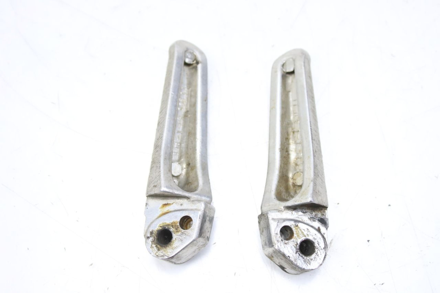 photo de PAIRE CALE PIED ARRIERE SUZUKI SV S 650 (1999 - 2002) - Autre angle de vue