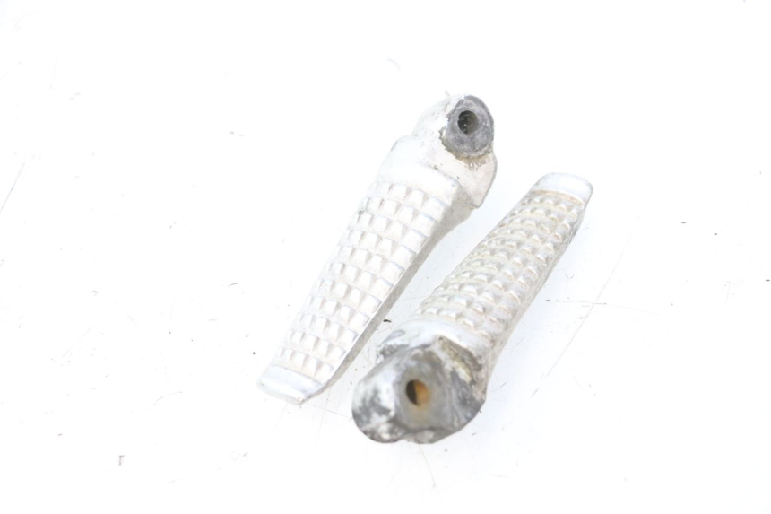 photo de PAIRE CALE PIED ARRIERE SUZUKI SV S 650 (2003 - 2009) - Détail de la pièce