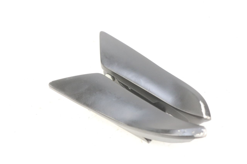 photo de PAIRE CALE PIED ARRIERE APRILIA SXR 50 (2021 - 2023) - Zoom état d’usage