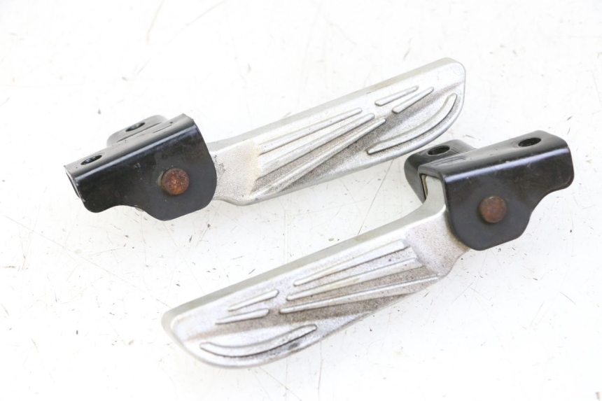 photo de PAIRE CALE PIED ARRIERE SYM FIDDLE 3 III 50 (2014 - 2020) - Vue principale