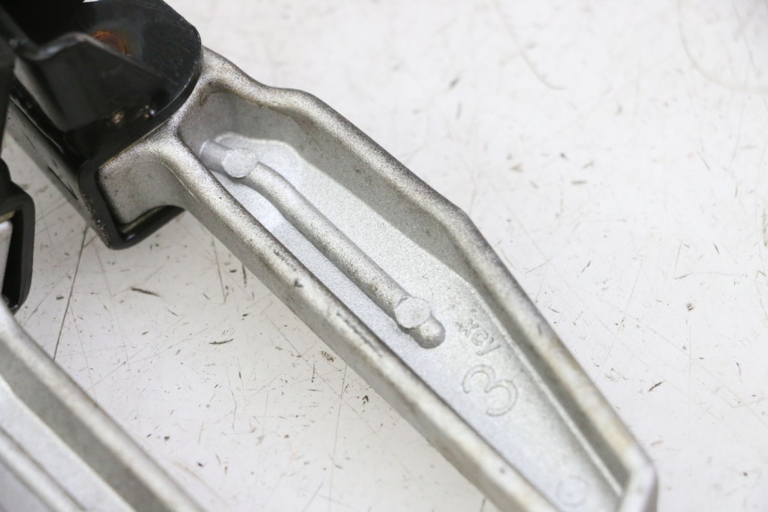 photo de PAIRE CALE PIED ARRIERE SYM FIDDLE 3 III 50 (2014 - 2020) - Vue d’ensemble