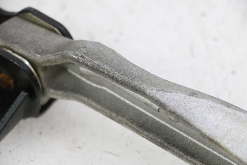 photo de PAIRE CALE PIED ARRIERE SYM FIDDLE 3 III 50 (2014 - 2020) - Points de fixation