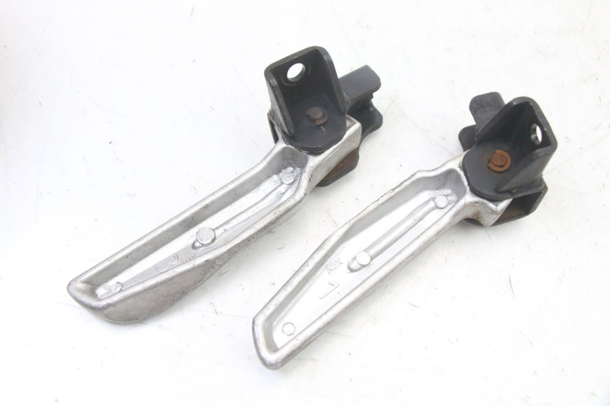 photo de PAIRE CALE PIED ARRIERE SYM JET 14 4T 50 (2018 - 2022) - Autre angle de vue