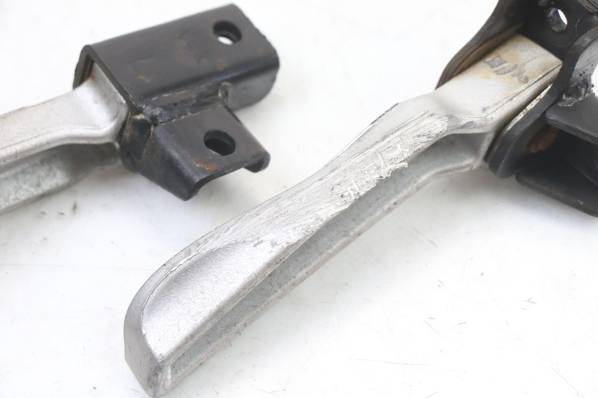 photo de PAIRE CALE PIED ARRIERE SYM JET 14 4T 50 (2018 - 2022) - Vue d’ensemble