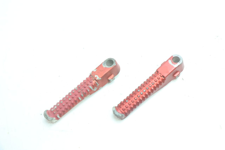 photo de PAIRE CALE PIED ARRIERE PEUGEOT TREKKER 50 (1995 - 2004) - Vue principale