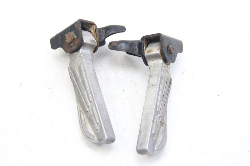 photo de PAIRE CALE PIED ARRIERE PEUGEOT TWEET 4T 50 (2010 - 2014) - Zoom état d’usage