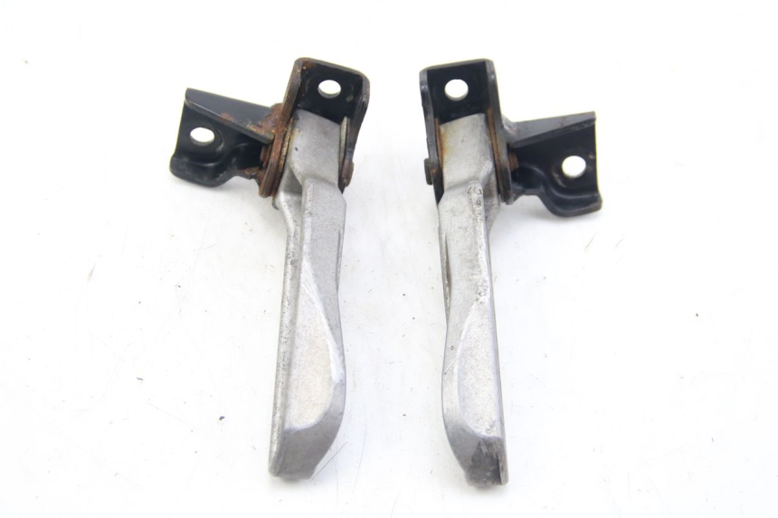 photo de PAIRE CALE PIED ARRIERE PEUGEOT TWEET 4T 50 (2010 - 2014) - Autre angle de vue