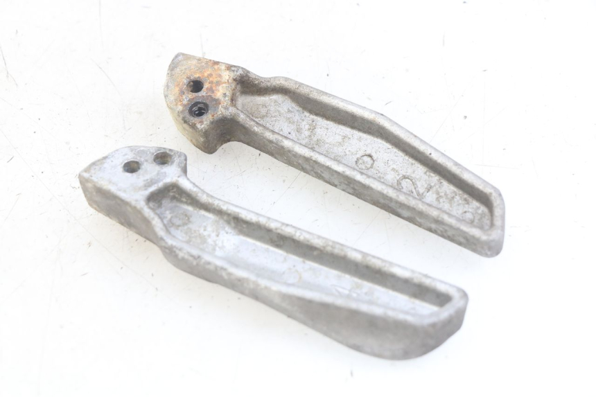 photo de PAIRE CALE PIED ARRIERE PEUGEOT TWEET 4T 50 (2010 - 2014) - Détail de la pièce