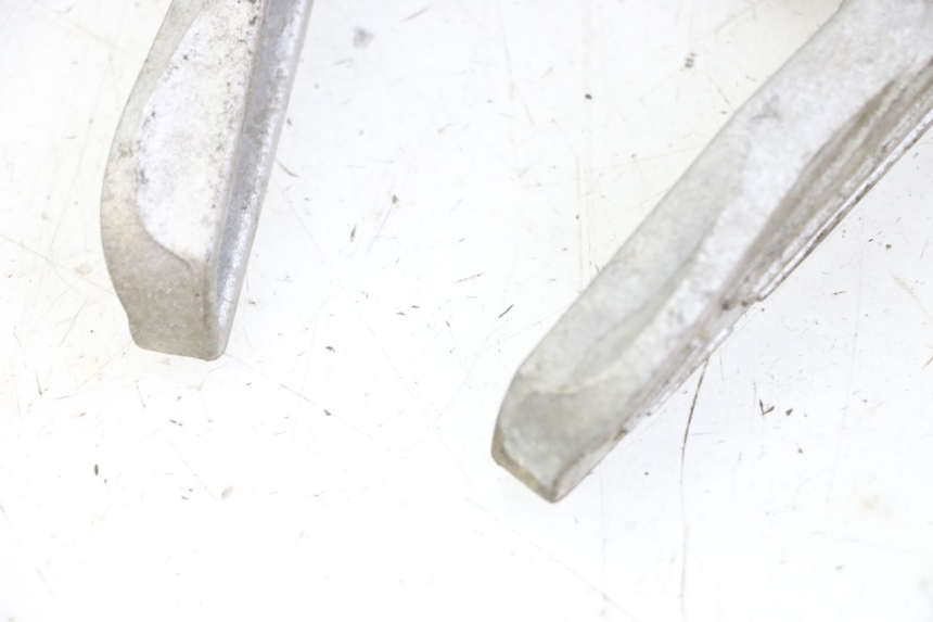 photo de PAIRE CALE PIED ARRIERE PEUGEOT TWEET 4T 50 (2014 - 2019) - Zoom état d’usage