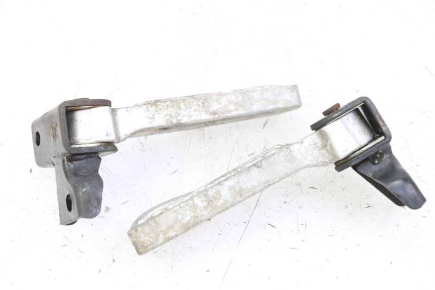 photo de PAIRE CALE PIED ARRIERE PEUGEOT TWEET 4T 50 (2014 - 2019) - Points de fixation