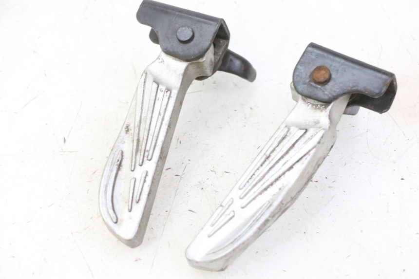 photo de PAIRE CALE PIED ARRIERE PEUGEOT TWEET 4T 50 (2018 - 2022) - Zoom état d’usage