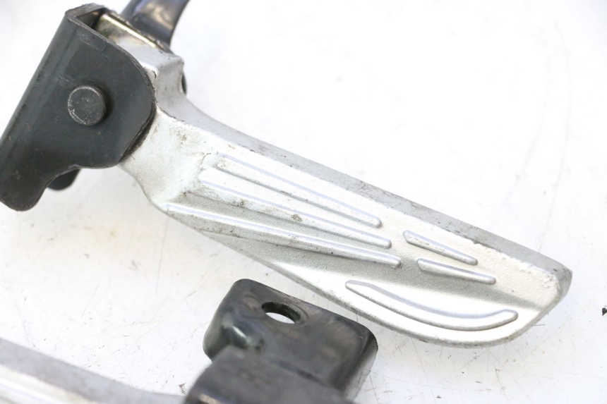 photo de PAIRE CALE PIED ARRIERE PEUGEOT TWEET 4T 50 (2018 - 2022) - Pièce contrôlée