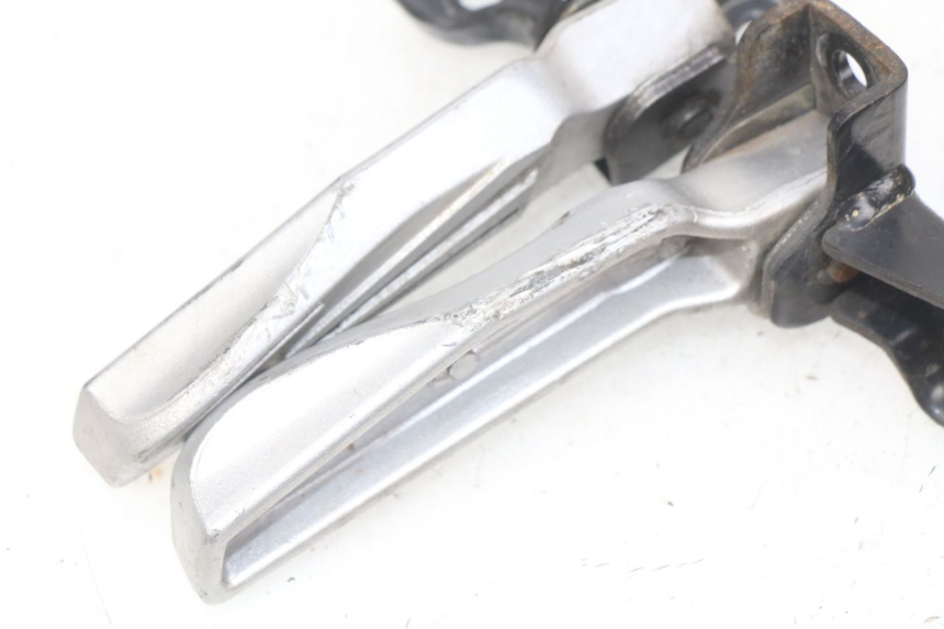 photo de PAIRE CALE PIED ARRIERE PEUGEOT TWEET ACTIVE 4T 50 (2018 - 2022) - Zoom état d’usage