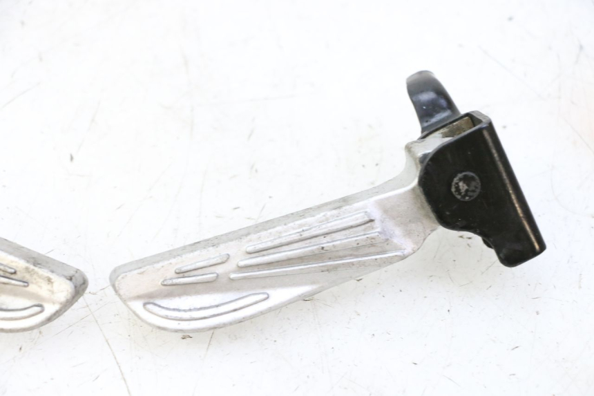 photo de PAIRE CALE PIED ARRIERE PEUGEOT TWEET PRO CARGO 50 (2018 - 2022) - Pièce contrôlée