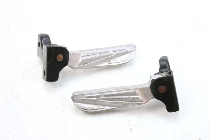 photo de PAIRE CALE PIED ARRIERE PEUGEOT TWEET 125 (2010 - 2017) - Vue principale