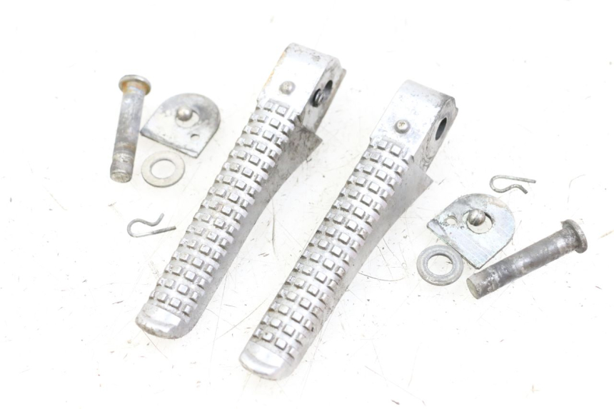 photo de PAIRE CALE PIED ARRIERE PIAGGIO TYPHOON 50 (2000 - 2009) - Vue principale