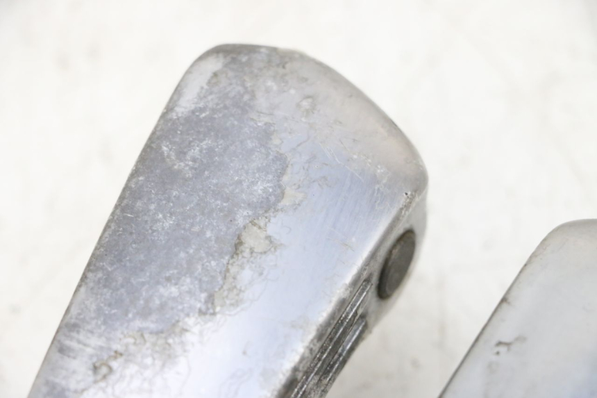 photo de PAIRE CALE PIED ARRIERE PIAGGIO VESPA GTS SUPER IE 125 (2009 - 2016) - Pièce contrôlée