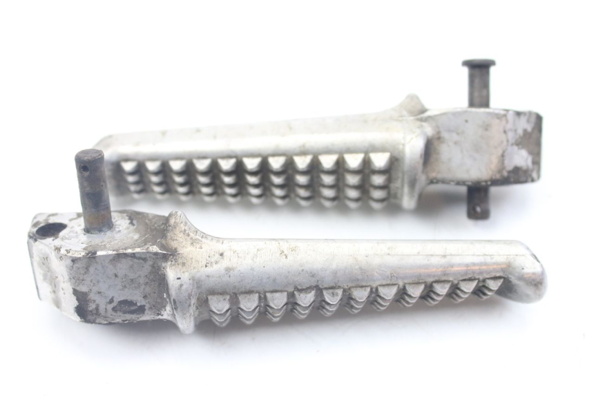 photo de PAIRE CALE PIED ARRIERE HONDA VFR FI RC46 800 (1998 - 2001) - Autre angle de vue