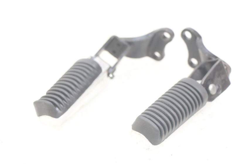 photo de PAIRE CALE PIED ARRIERE YAMAHA XMAX X-MAX 125 (2006 - 2009) - Vue principale