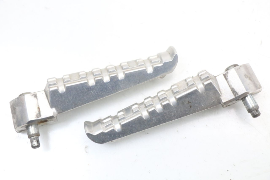 photo de PAIRE CALE PIED ARRIERE YAMAHA X-MAX XMAX 125 (2010 - 2013) - Vue principale