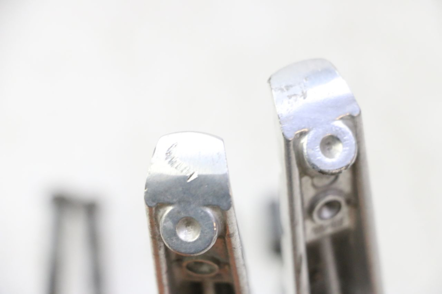 photo de PAIRE CALE PIED ARRIERE YAMAHA X-MAX XMAX 125 (2010 - 2013) - Détail de la pièce