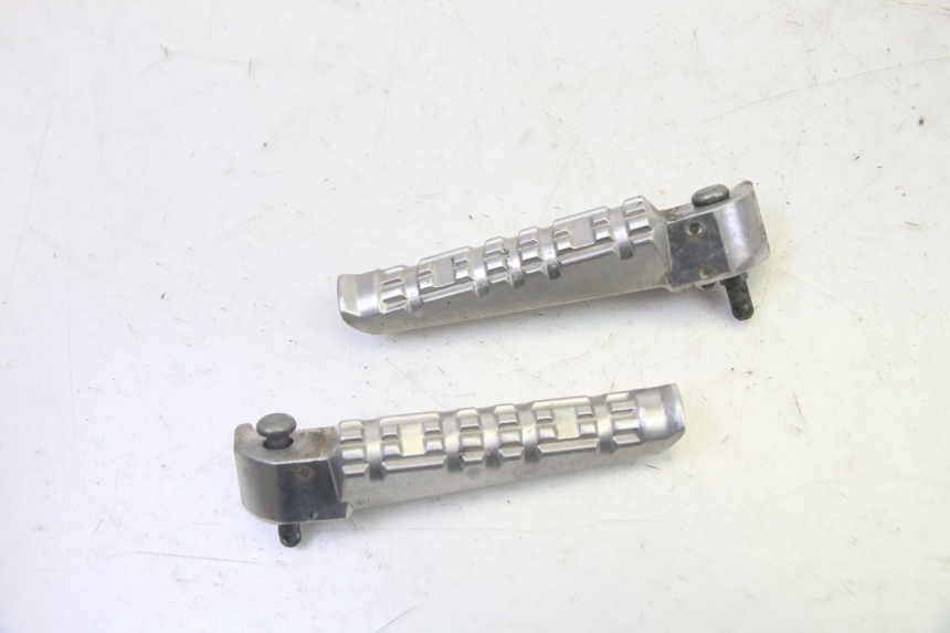 photo de PAIRE CALE PIED ARRIERE YAMAHA X-MAX XMAX 125 (2010 - 2013) - Vue principale