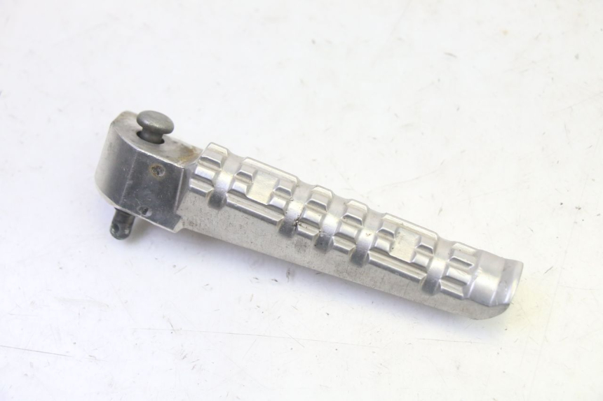 photo de PAIRE CALE PIED ARRIERE YAMAHA X-MAX XMAX 125 (2010 - 2013) - Zoom état d’usage