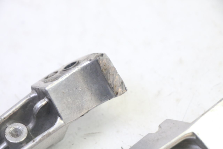 photo de PAIRE CALE PIED ARRIERE YAMAHA X-MAX XMAX 125 (2010 - 2013) - Vue d’ensemble