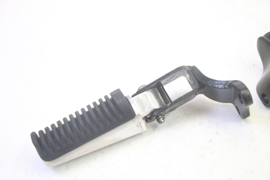 photo de PAIRE CALE PIED ARRIERE YAMAHA XMAX X-MAX 125 (2006 - 2009) - Vue d’ensemble