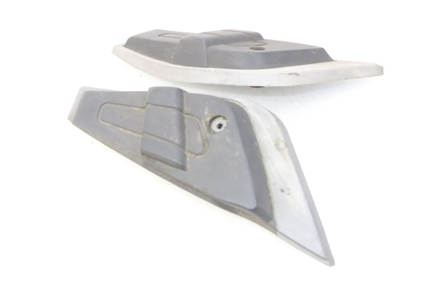 photo de PAIRE CALE PIED ARRIERE PIAGGIO X9 EVOLUTION 500 (2003 - 2005) - Autre angle de vue