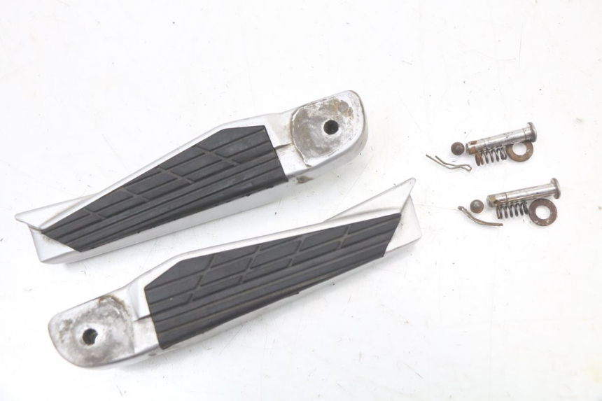 photo de PAIRE CALE PIED ARRIERE KYMCO XCITING 250 (2006 - 2009) - Vue principale