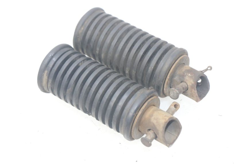 photo de PAIRE CALE PIED ARRIERE SUZUKI XF FREEWIND 650 (1997 - 2003) - Vue principale