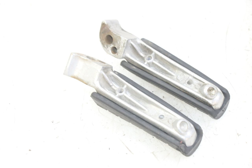 photo de PAIRE CALE PIED ARRIERE YAMAHA XJN DIVERSION 600 (2000 - 2003) - Zoom état d’usage