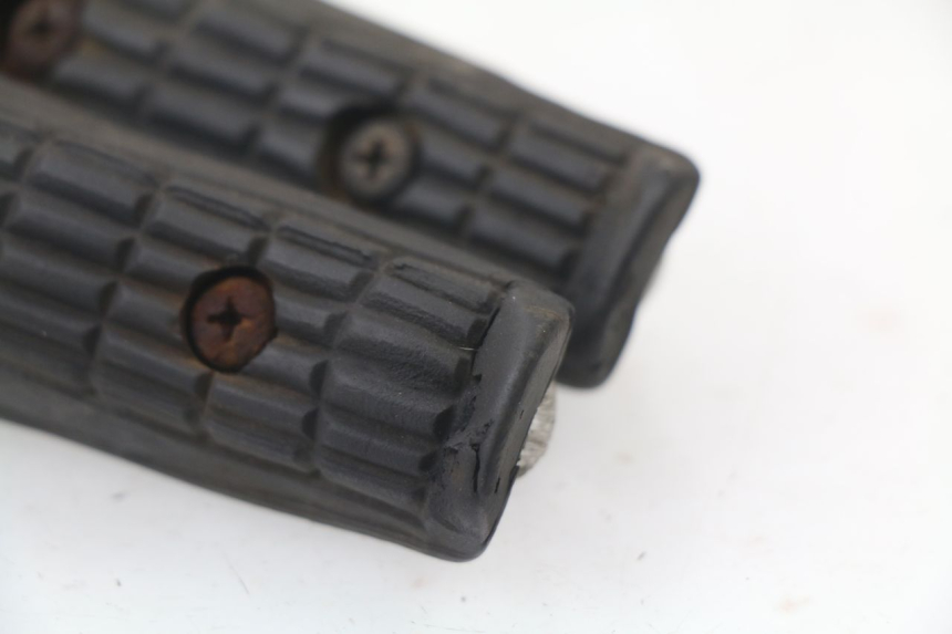 photo de PAIRE CALE PIED ARRIERE YAMAHA XJN XJ N DIVERSION 600 (1994 - 1997) - Détail de la pièce