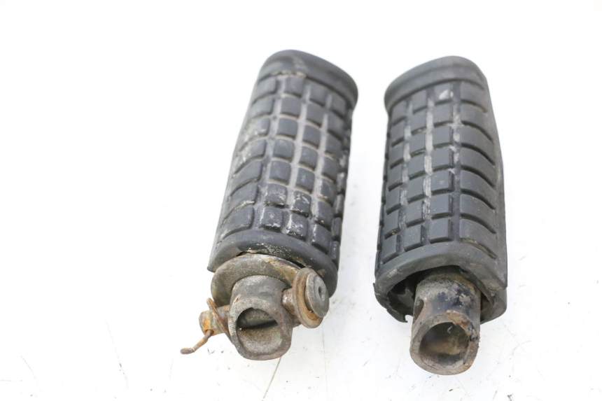 photo de PAIRE CALE PIED ARRIERE HONDA XRV AFRICA TWIN 750 (1990 - 1992) - Autre angle de vue