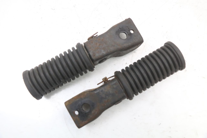 photo de PAIRE CALE PIED ARRIERE SYM XS 125 (2007 - 2016) - Vue principale