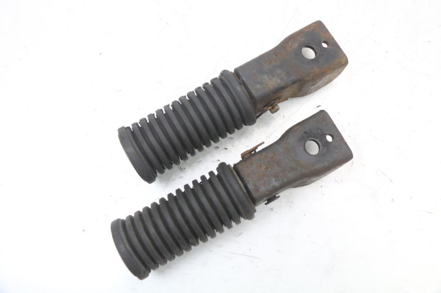 photo de PAIRE CALE PIED ARRIERE SYM XS 125 (2007 - 2016) - Zoom état d’usage